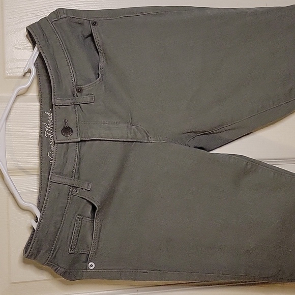 Universal Thread Mid Rise Skinny Jeans - Picture 7 of 9